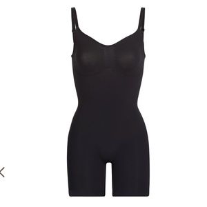 SKIMS BRAND NEW SCULPTING BODYSUIT